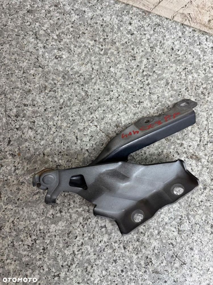 zawias maski prawy mazda cx3 cx-3 2015-2022 41w - 4