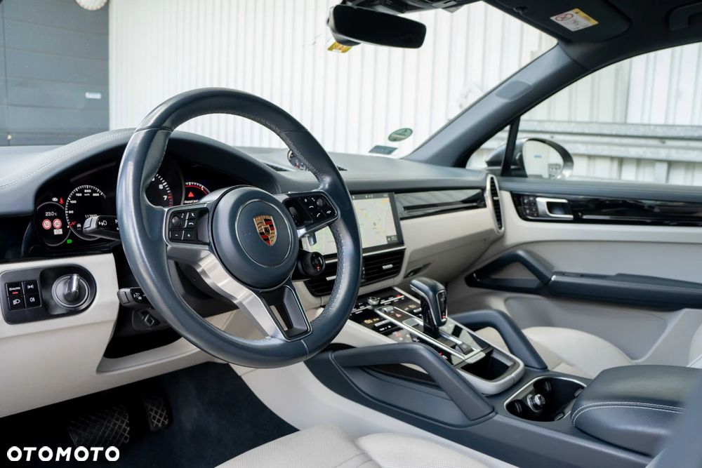 Porsche Cayenne Standard - 12