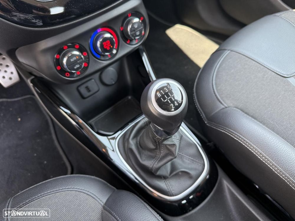 Opel Adam 1.0 T Rocks - 29