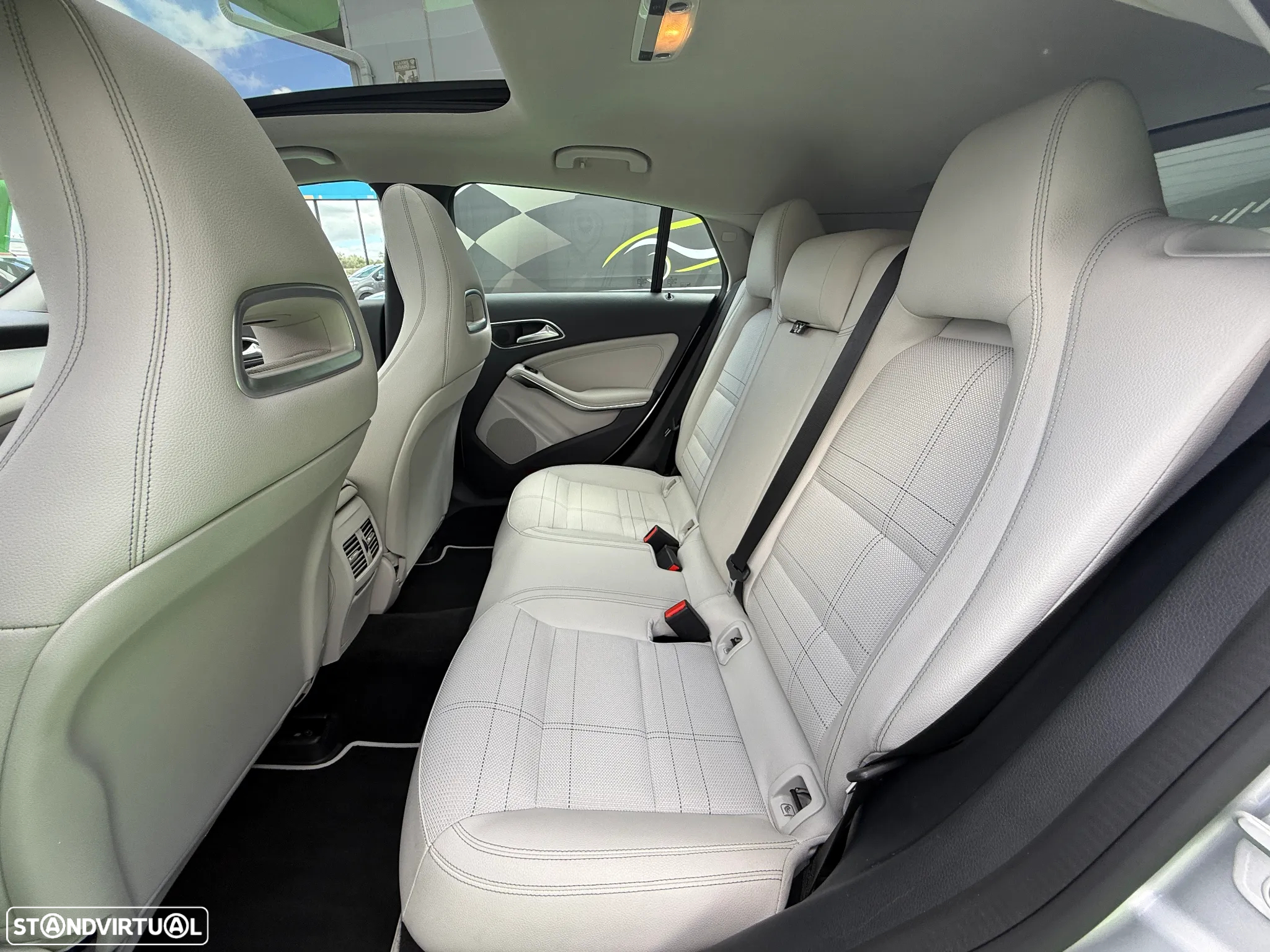 Mercedes-Benz CLA 180 Shooting Brake d Urban - 32
