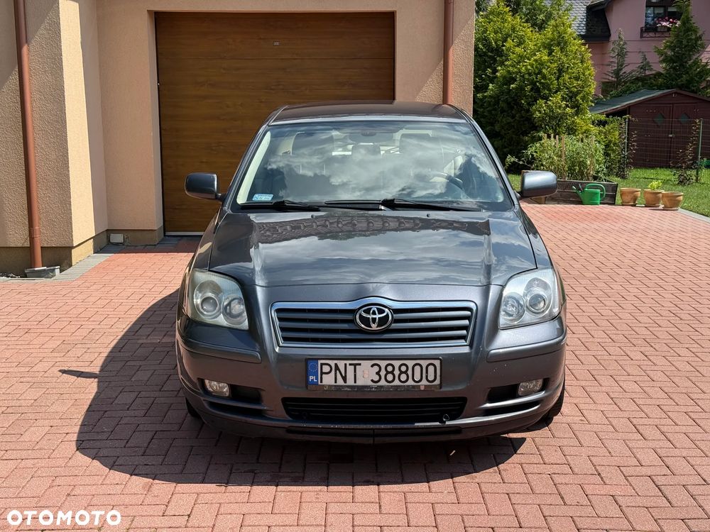 Toyota Avensis 2.2 D-CAT Sol - 2