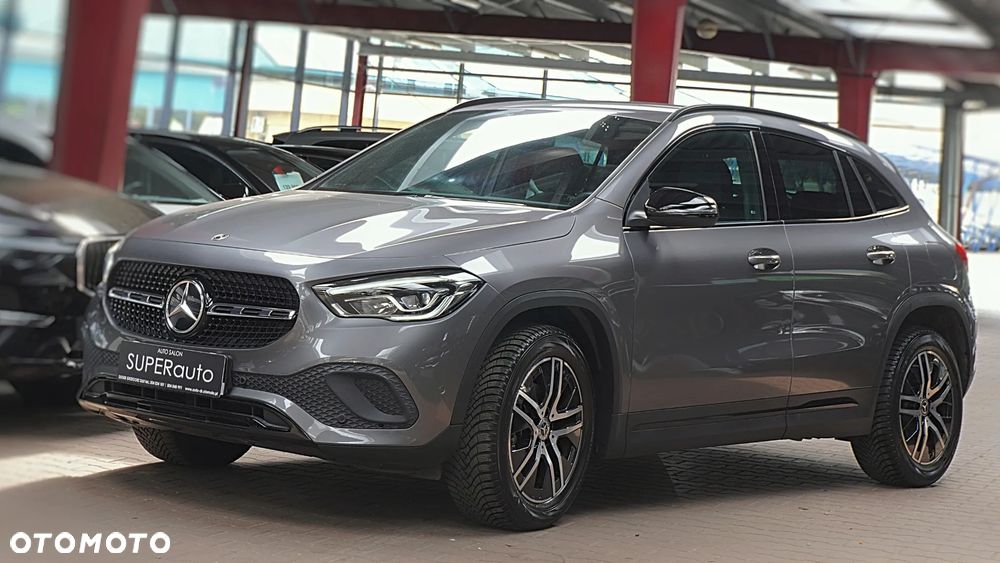 Mercedes-Benz GLA 180 - 8