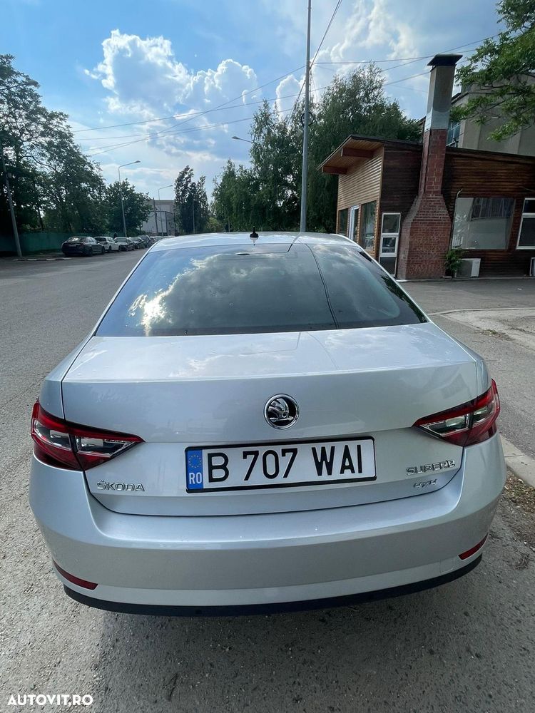 Skoda Superb 2.0 TDI 4X4 DSG L&K - 6