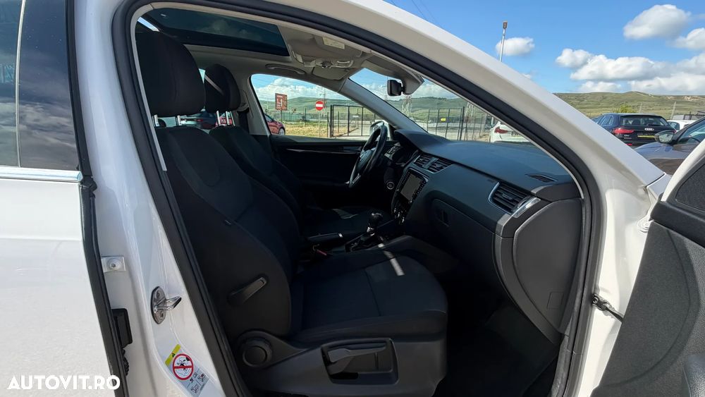 Skoda Octavia 1.6 TDI DSG Premium Edition - 14