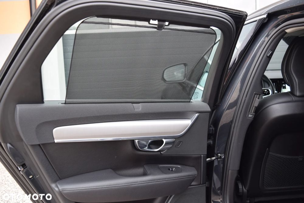 Volvo V90 D3 Momentum Pro - 34