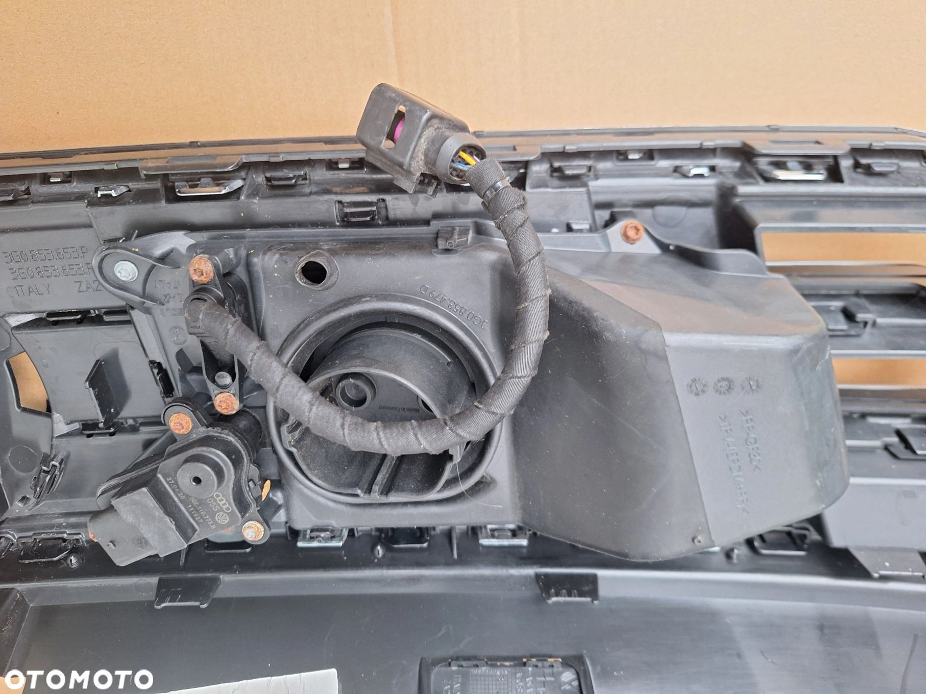 VW PASSAT B8 GTE LIFT 19- ATRAPA GRILL GNIAZDO ŁADOWANIA 3G0853479D WYSYŁKA 24H - 9