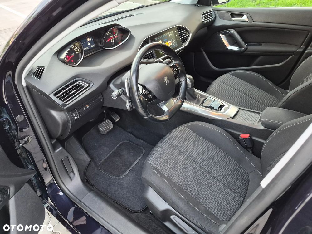 Peugeot 308 1.5 BlueHDi Active S&S EAT6 - 5