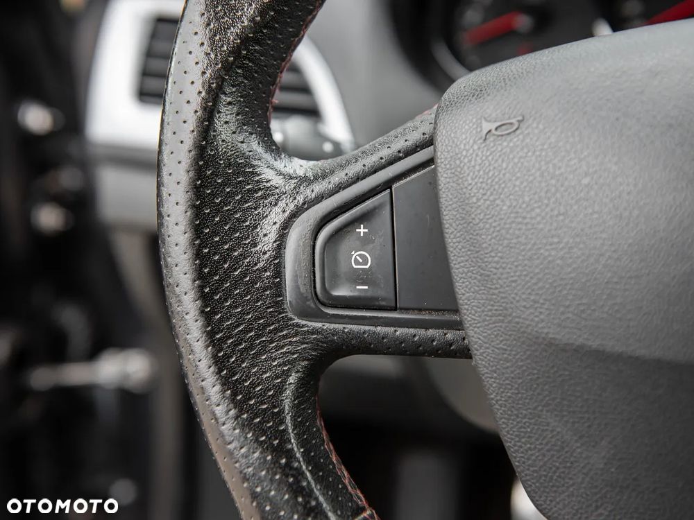 Renault Megane TCe 180 GT - 19