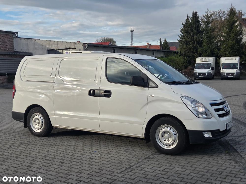 Hyundai H-1 Starex - 3