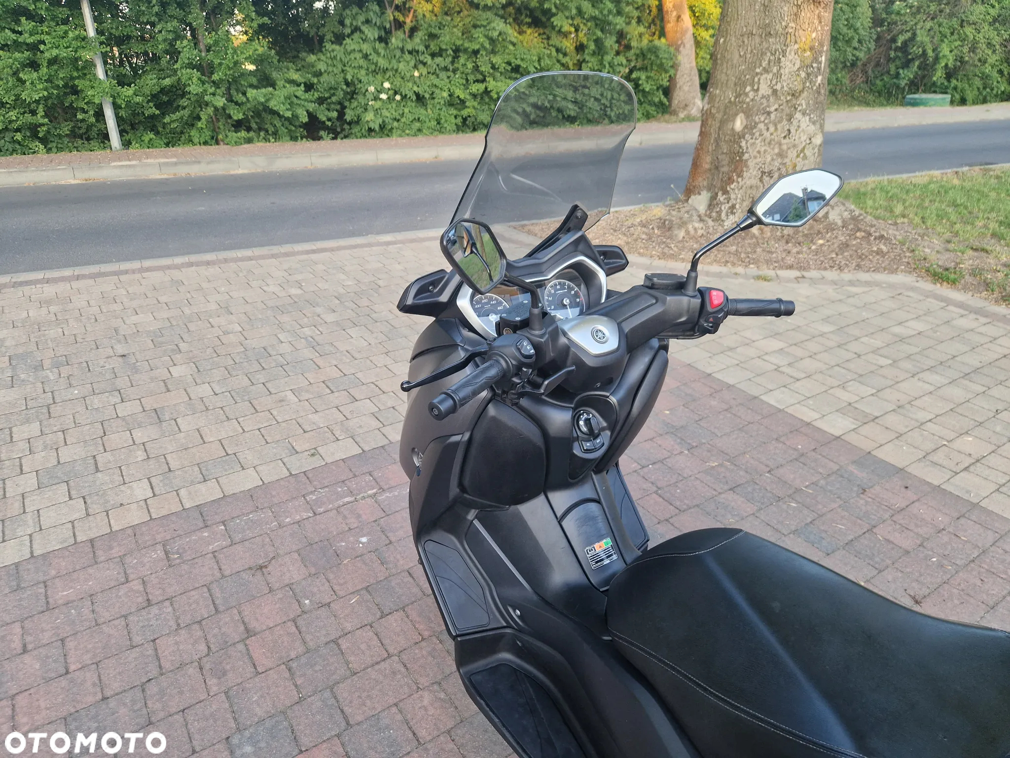 Yamaha X-max - 10