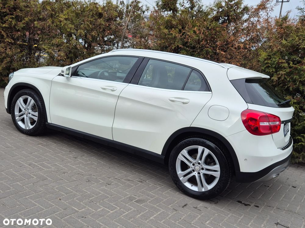 Mercedes-Benz GLA 200 Urban - 8