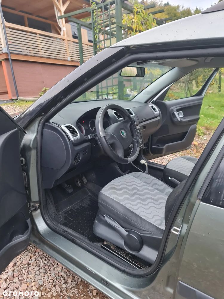 Skoda Roomster 2008 photo 3