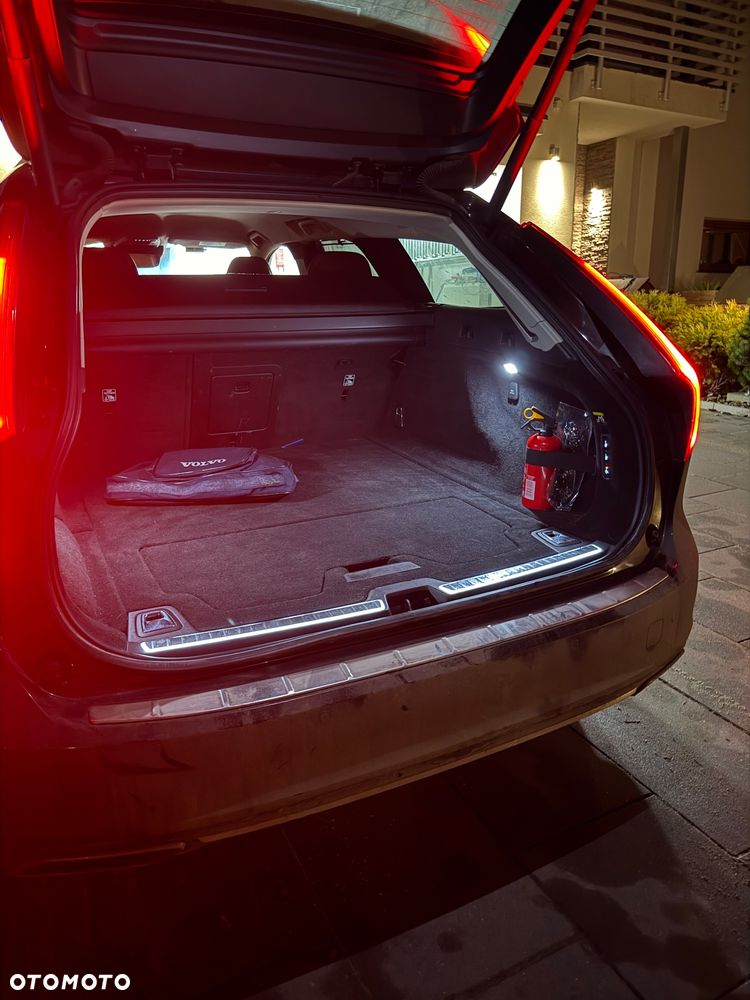 Volvo V90 D4 Inscription - 17