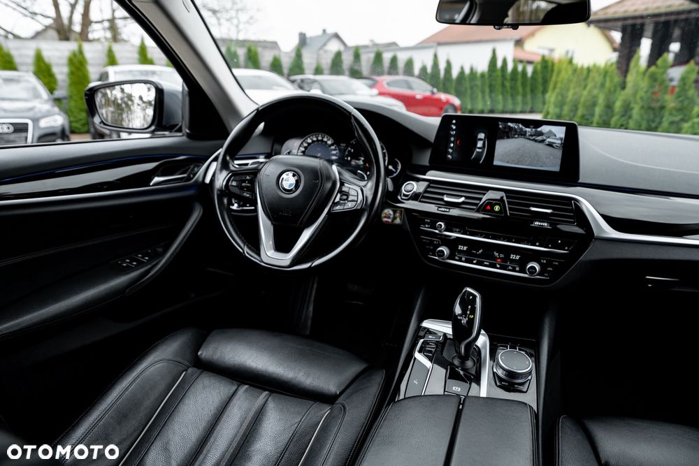 BMW Seria 5 520d xDrive Sport Line sport - 28