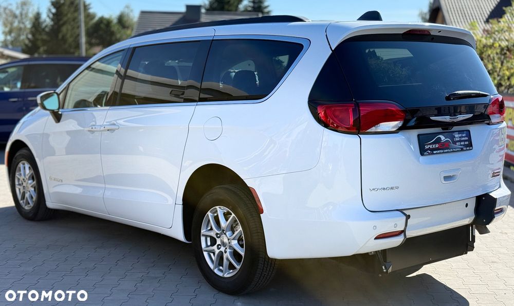 Chrysler Pacifica - 8