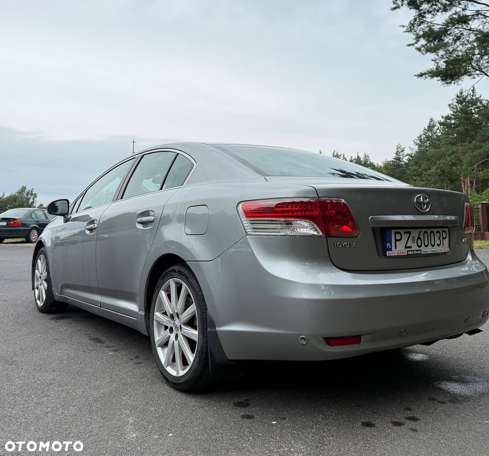 Toyota Avensis - 6