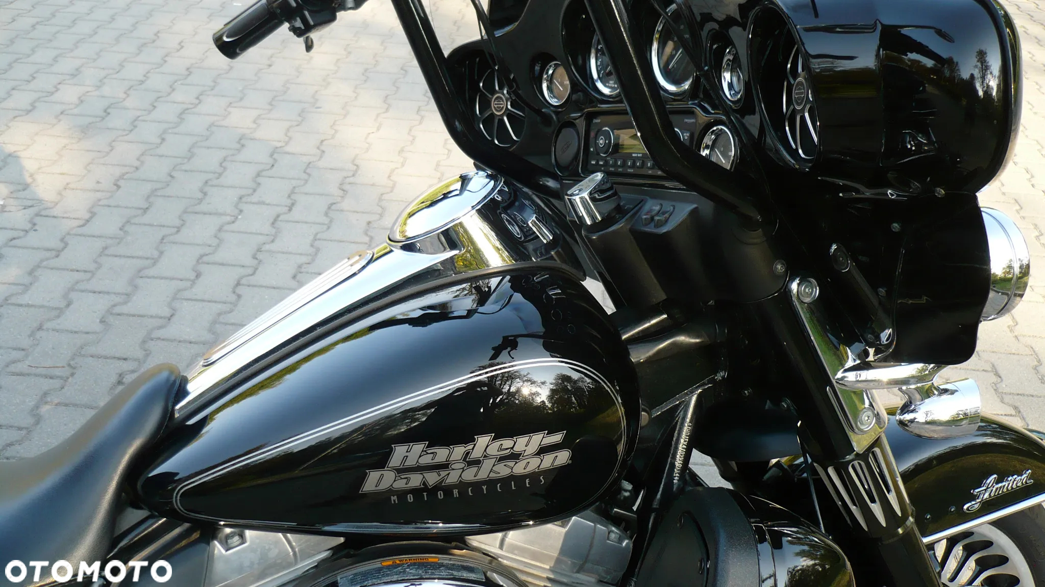 Harley-Davidson FLH Electra Glide - 15