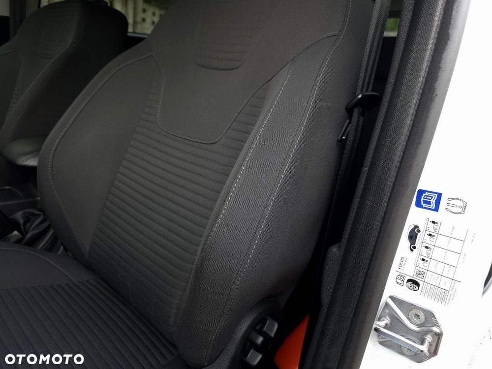 Ford Focus 2.0 TDCi Titanium ASS - 14