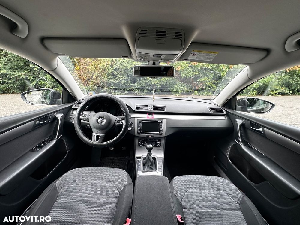 Volkswagen Passat - 8