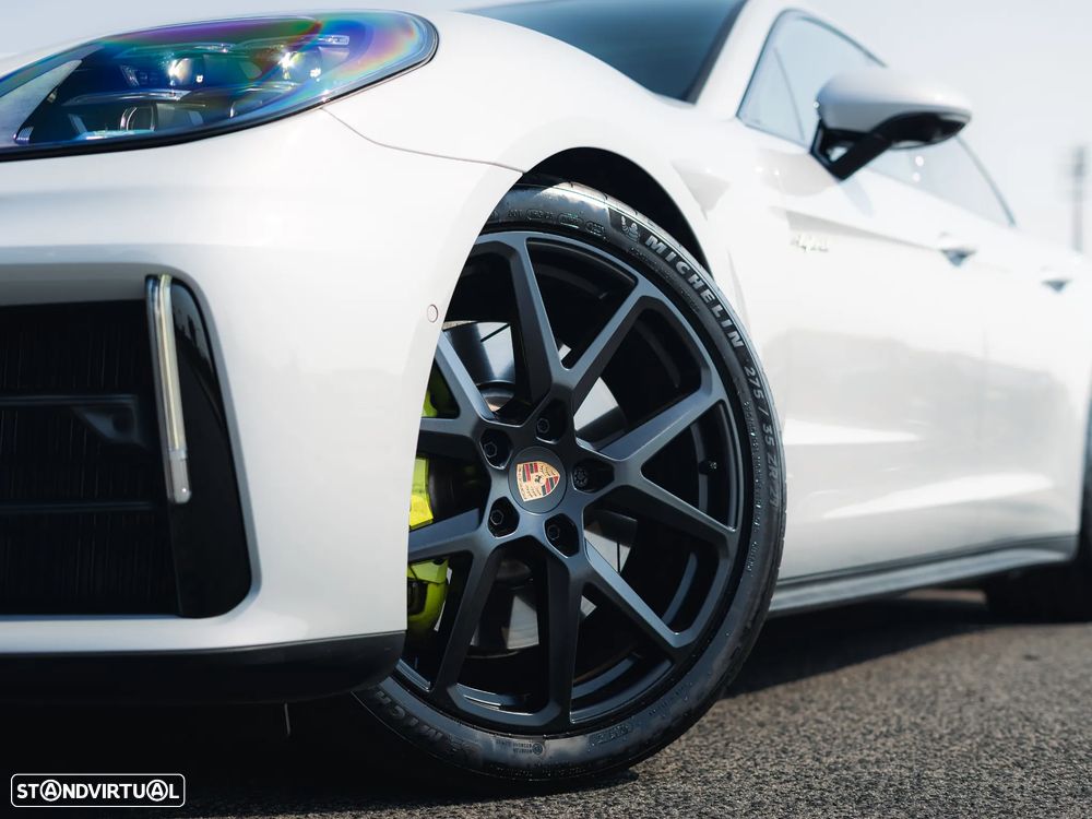 Porsche Panamera 4 E-Hybrid - 35