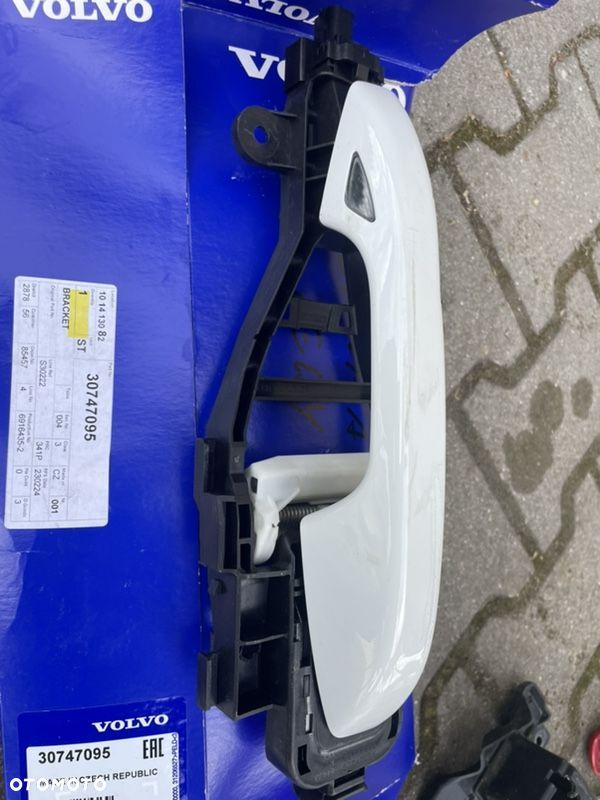 Volvo XC40 30747095 klamka kpl przód - 2