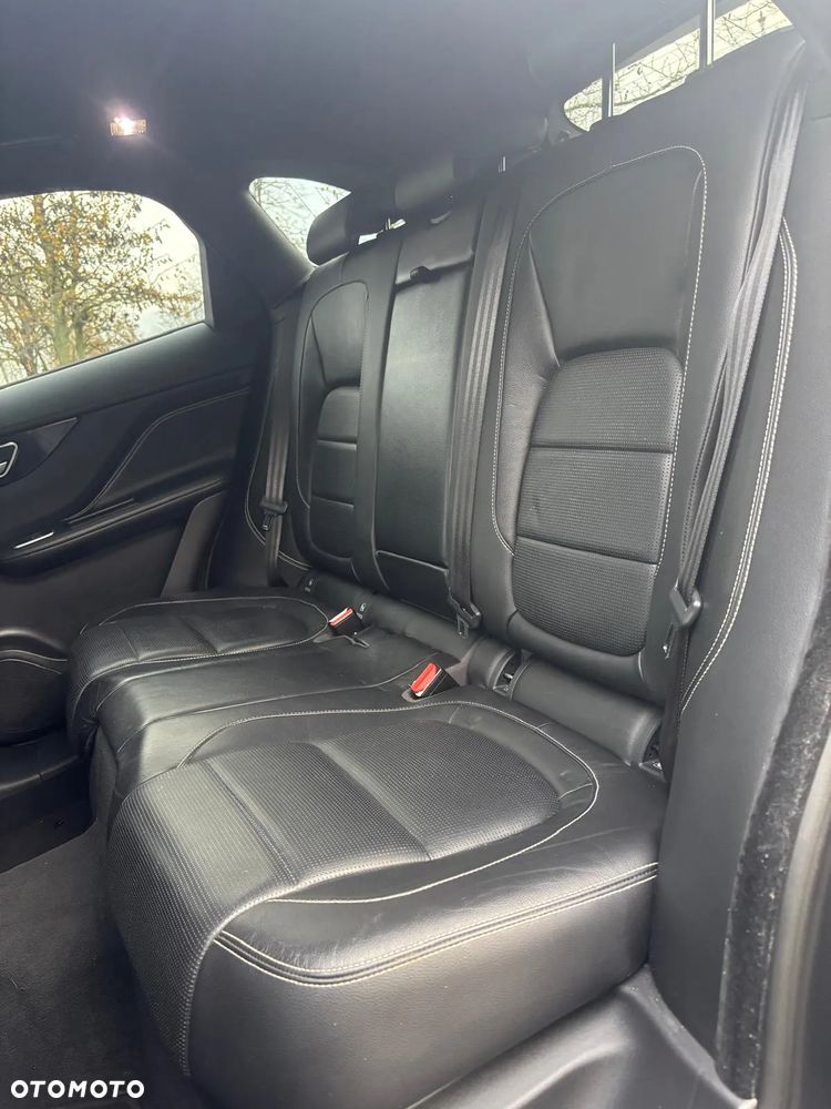 Jaguar F-Pace 2.0 i4D AWD R-Sport - 12