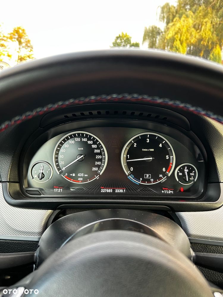 BMW Seria 5 530d Touring - 25