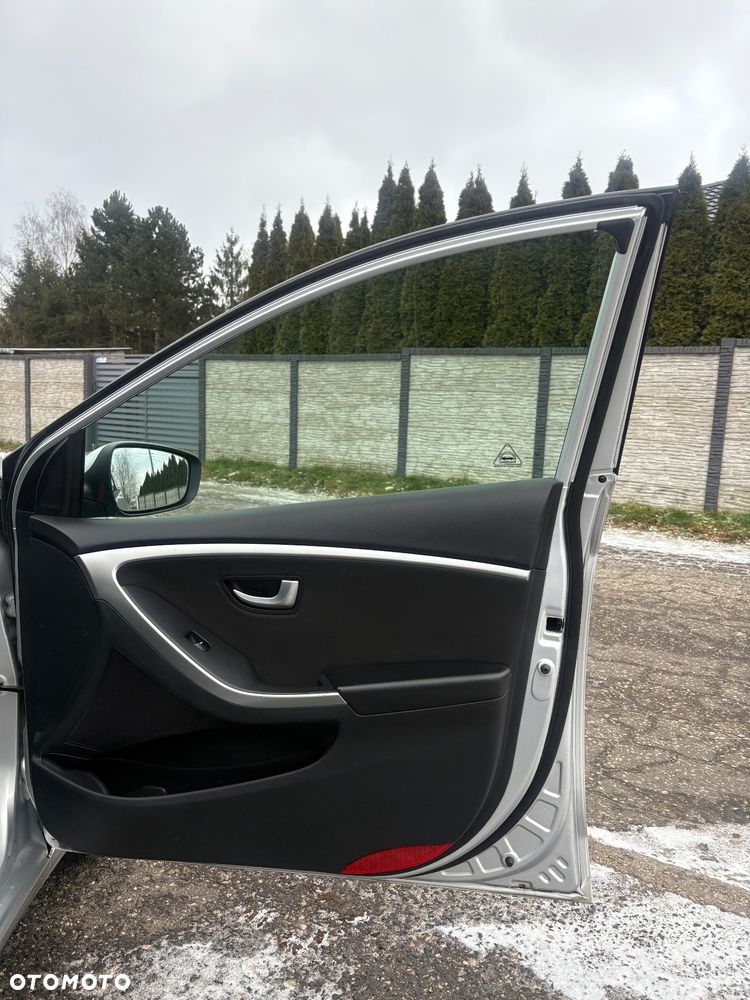 Hyundai i30 i30cw 1.6 CRDi Intro Edition - 23