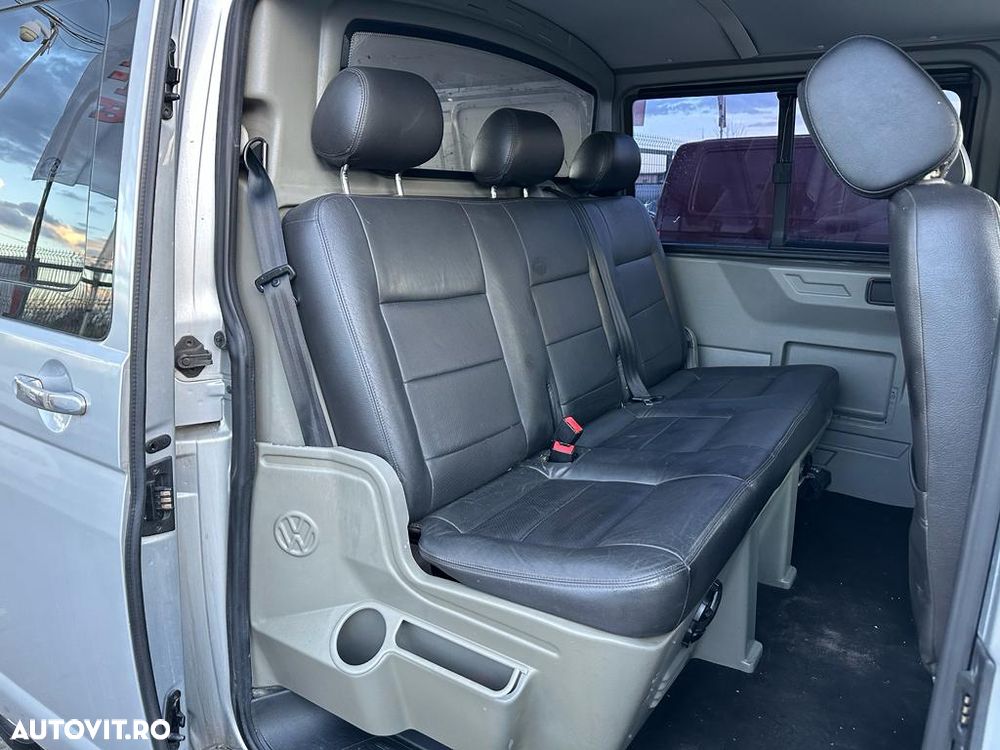 Volkswagen Caravelle - 9