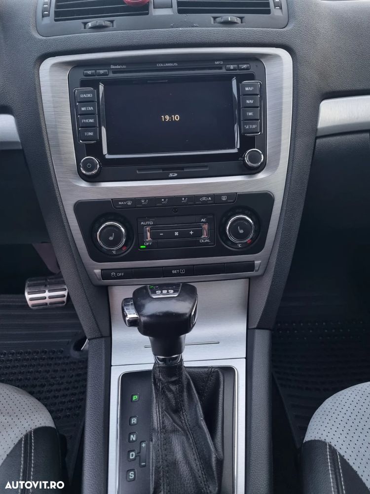 Skoda Octavia Combi 2.0 TFSI RS DSG - 9