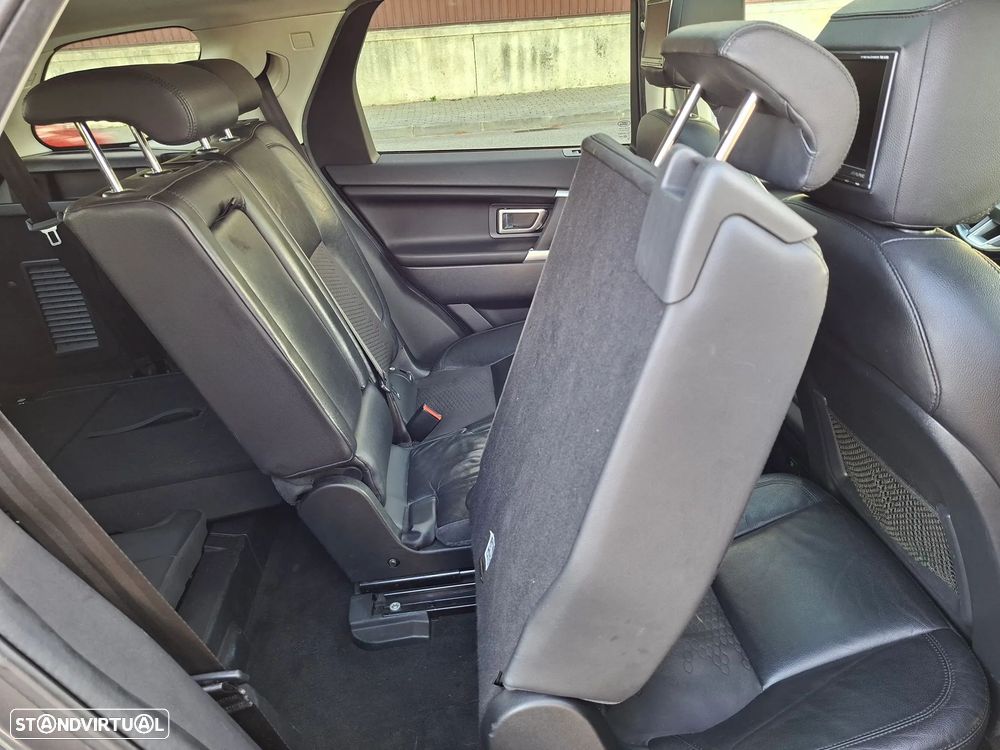 Land Rover Discovery Sport 2.0 TD4 HSE Luxury 7L Auto - 28