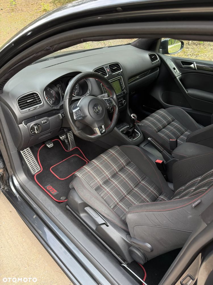 Volkswagen Golf 2.0 GTI - 11