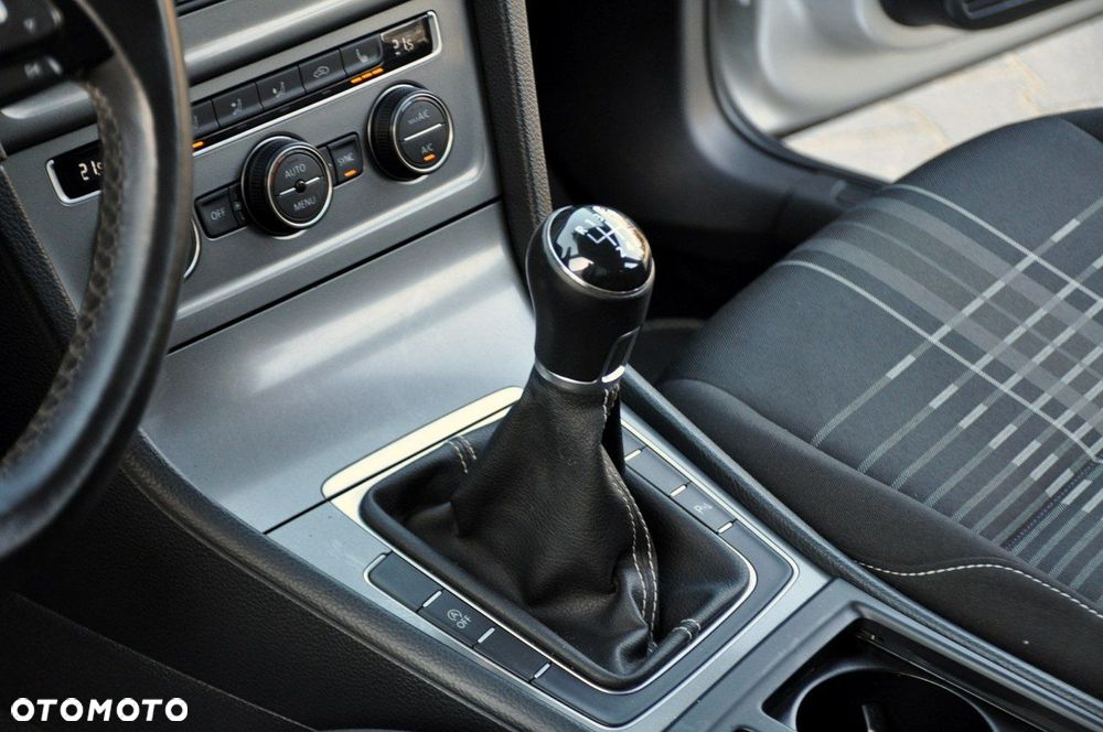 Volkswagen Golf - 35