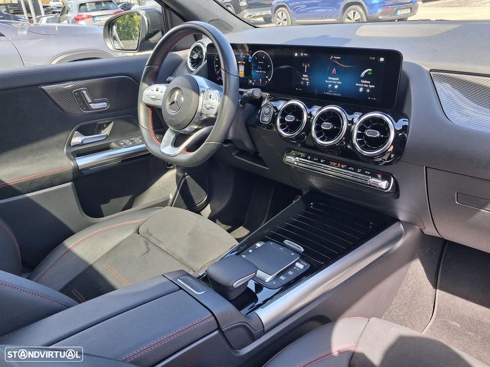 Mercedes-Benz GLA 180 d AMG Line - 16