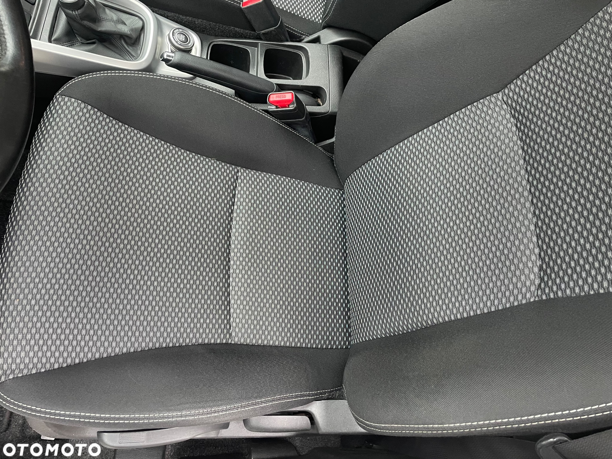 Suzuki Vitara 1.6 DDiS (4x4) Allgrip Comfort+ - 9