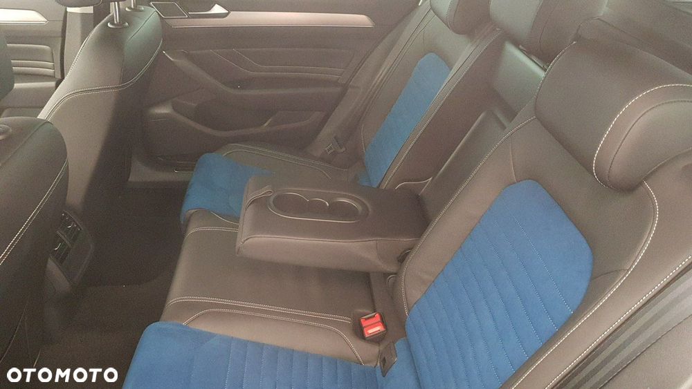 Volkswagen Passat - 17