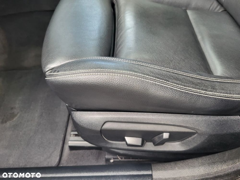 BMW Seria 5 525d xDrive - 11