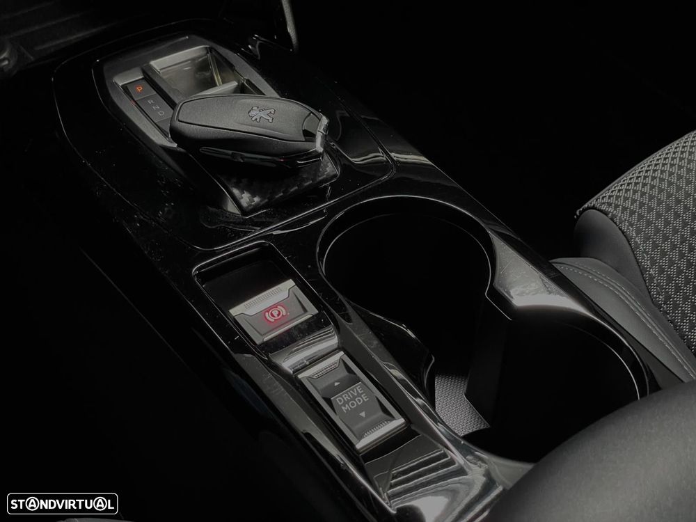 Peugeot 2008 1.2 PureTech GT Line EAT8 - 21