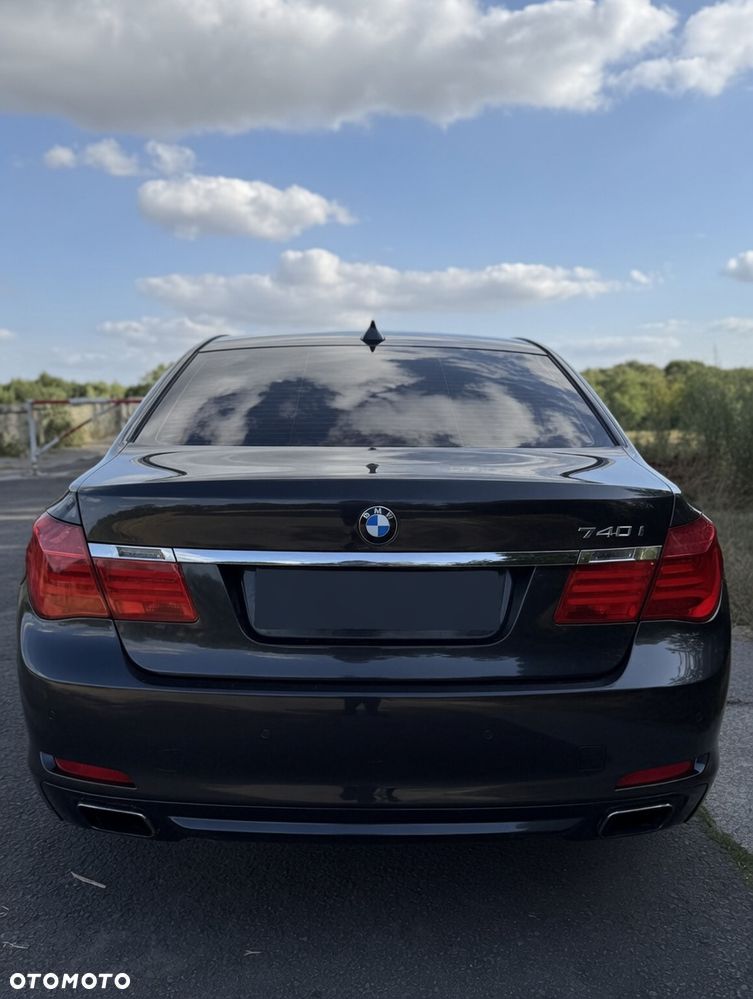 BMW Seria 7 740i - 3