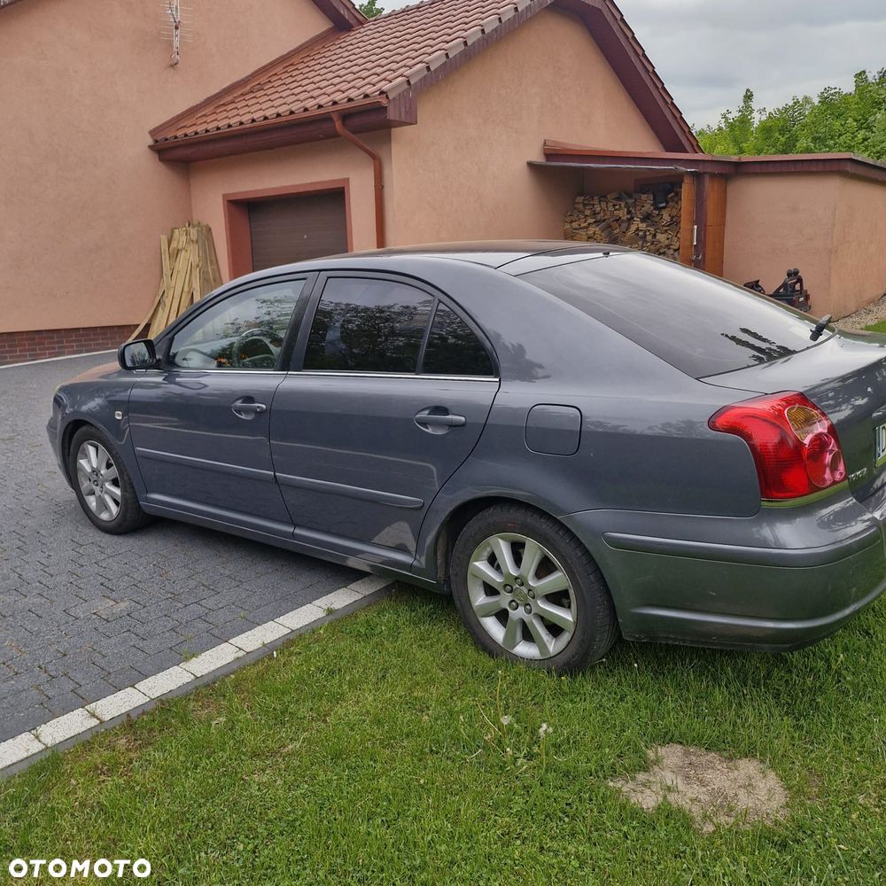 Toyota Avensis - 10
