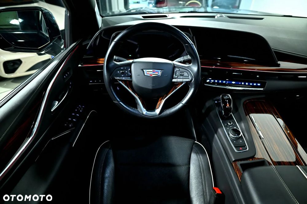 Cadillac Escalade - 17