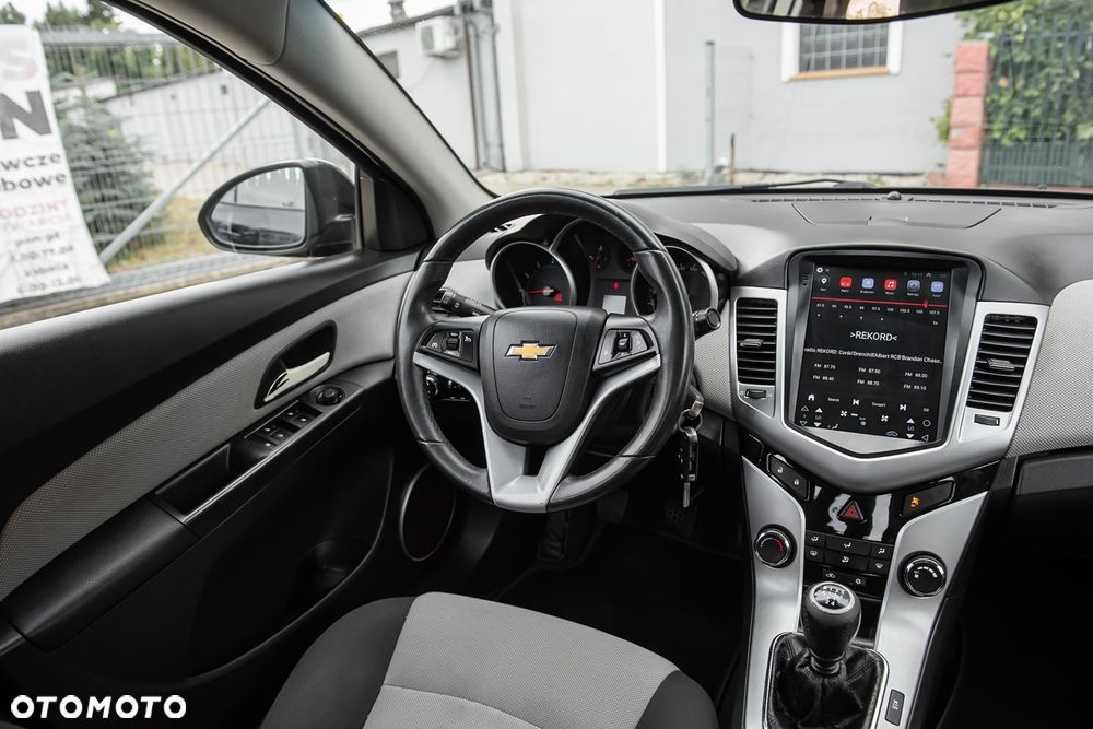 Chevrolet Cruze 1.6 - 22