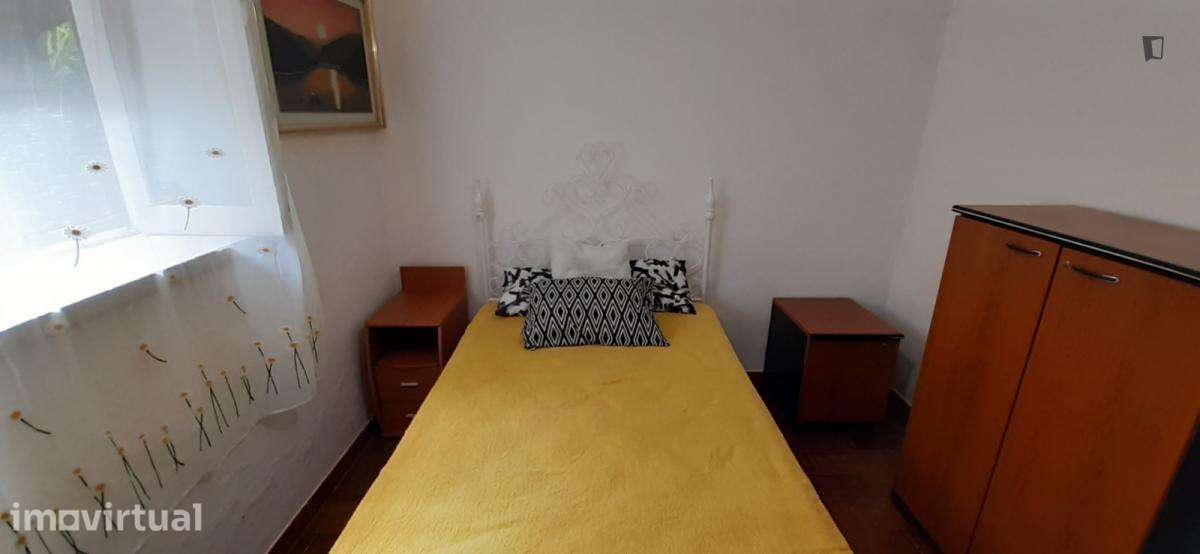 Quarto - localizado em Leiria - Grande imagem: 4/11