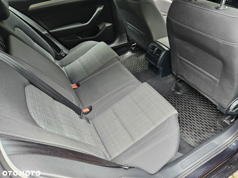 Volkswagen Passat 2.0 TSI Business DSG - 12