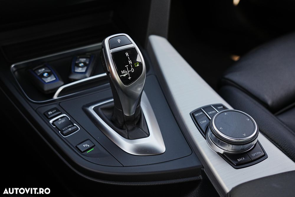 BMW Seria 3 320i Aut. M Sport - 18