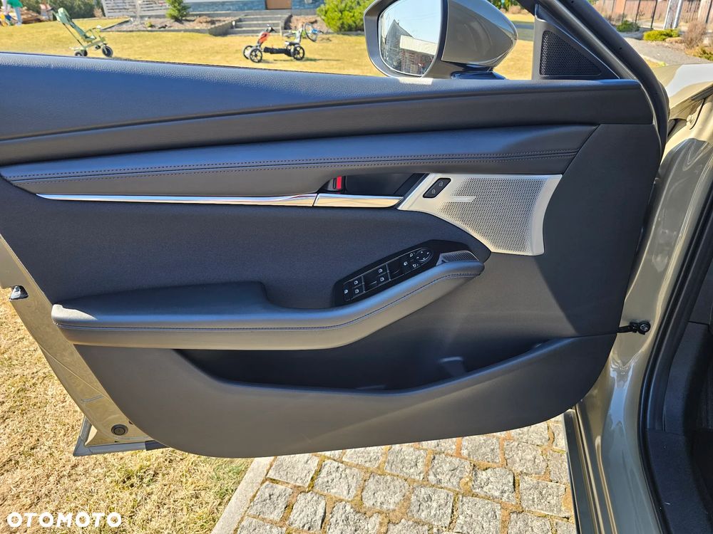 Mazda 3 e-SKYACTIV-G 140 M HYBRID EXCLUSIVE-LINE - 30