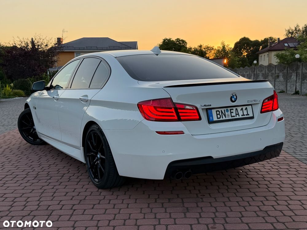 BMW Seria 5 525d xDrive - 4