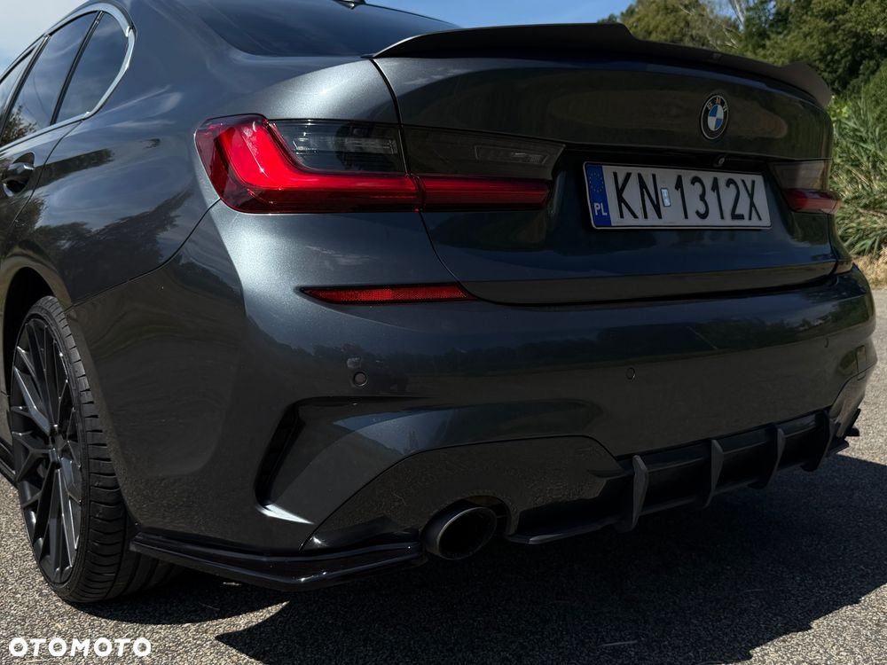 BMW Seria 3 330i xDrive M Sport - 12