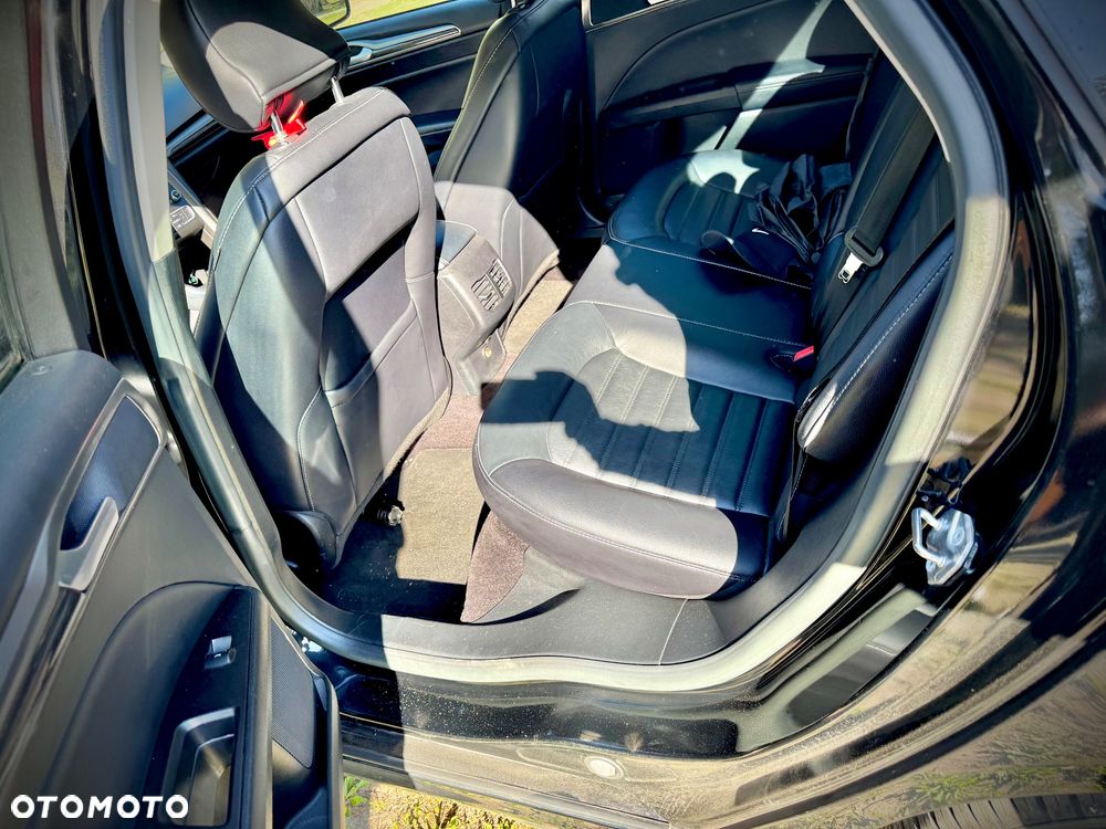 Ford Fusion - 17