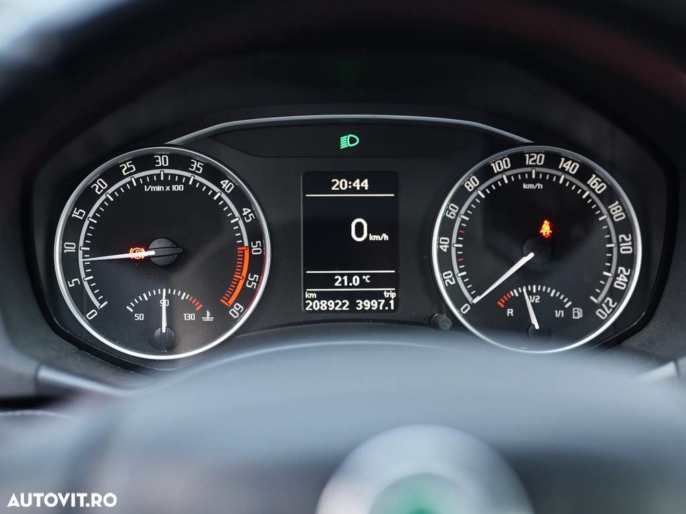Skoda Octavia 2.0 TDI CR DPF RS - 12